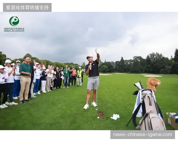 赛事主办方为何宁可增加中转节点，也不愿承担云端协同方案带来的技术耦合风险？
